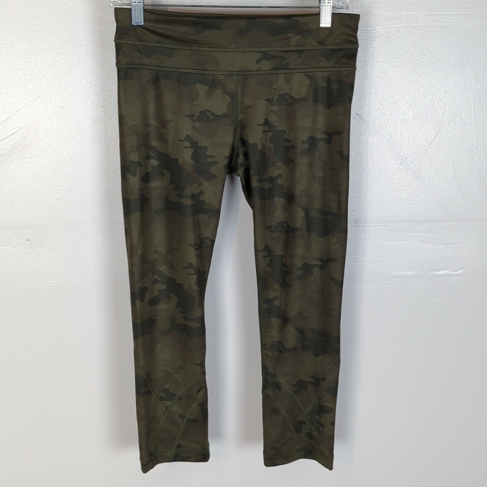 Lululemon Camo Cropped Length Leggings